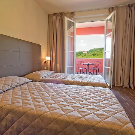 Carolina Курортный комплекс Castelletto d'Orba