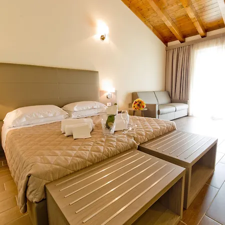 Carolina Курортный комплекс Castelletto d'Orba