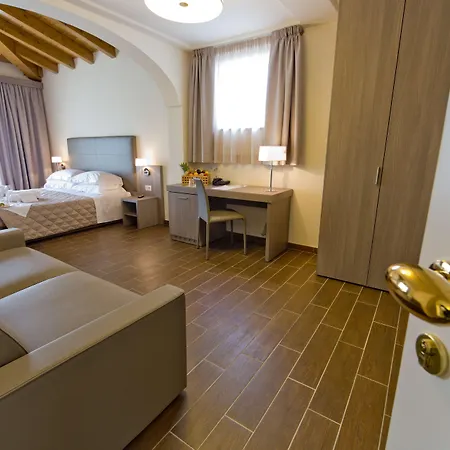 Carolina Курортный комплекс Castelletto d'Orba