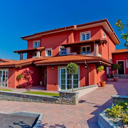 Üdülőközpont Carolina 3*